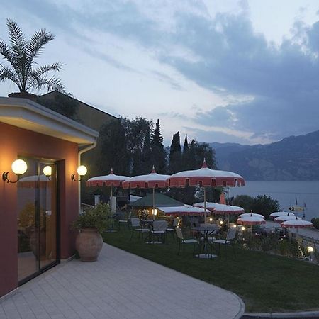 Hotel Oasi Beach Малчезине Екстериор снимка