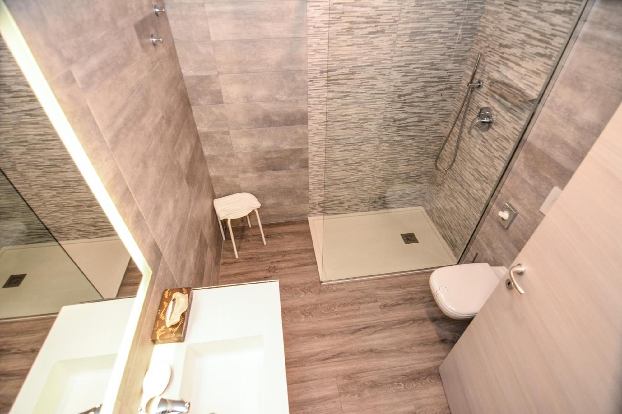 Hotel Oasi Beach Малчезине Екстериор снимка