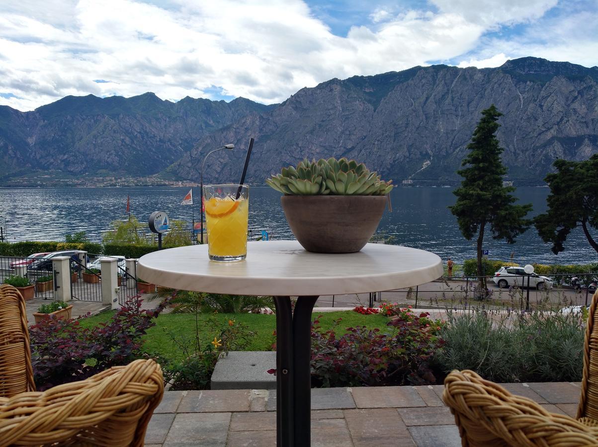Hotel Oasi Beach Малчезине Екстериор снимка