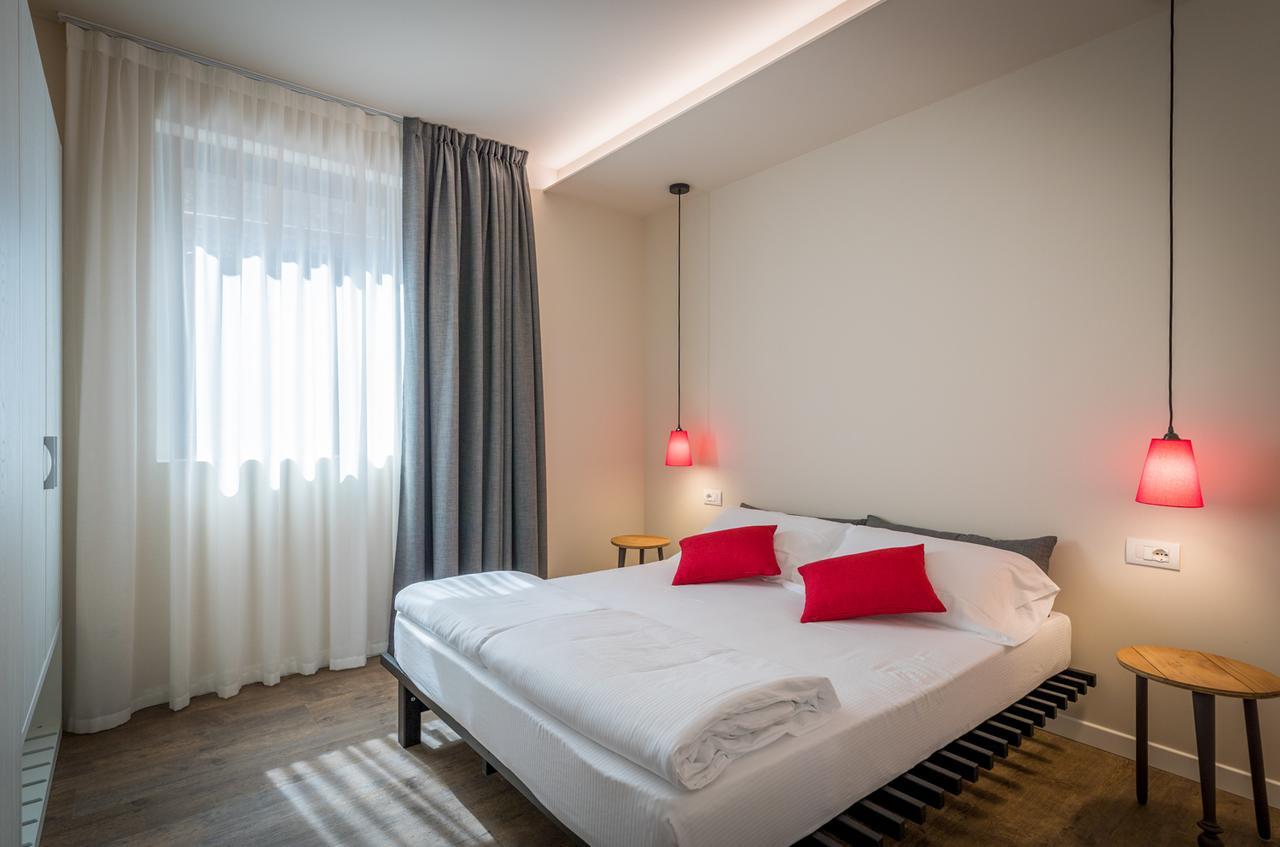 Hotel Oasi Beach Малчезине Екстериор снимка